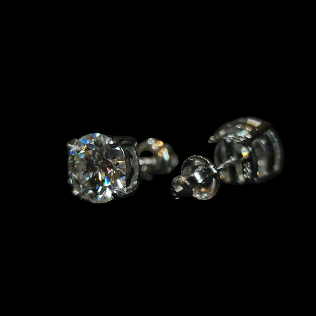 8MM VVS Stud Earrings