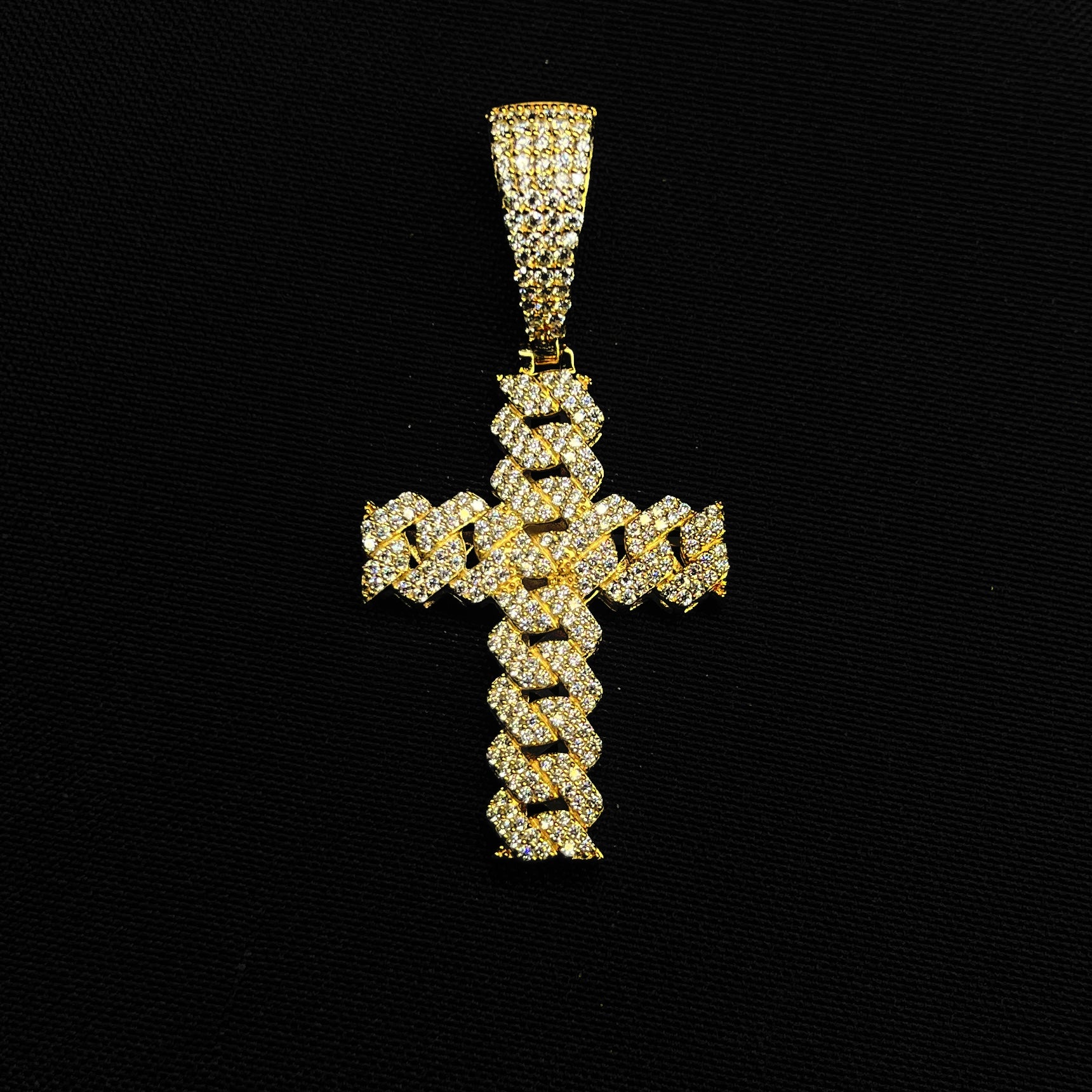 VVS Cuban Link Cross Pendant – Crudda