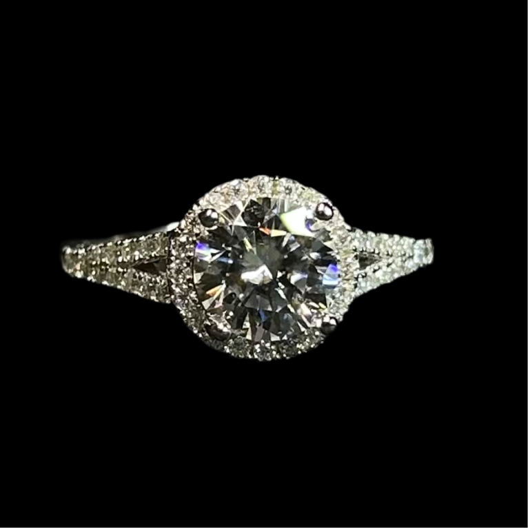 7.5MM VVS Round Cut Halo Ring