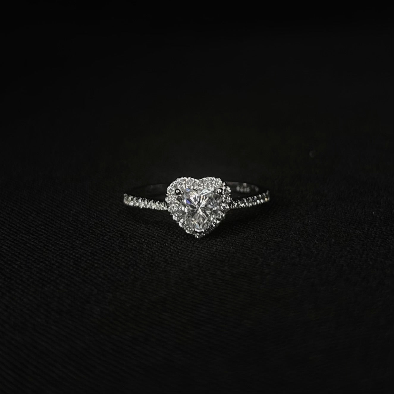 6MM VVS Heart Shape Halo Ring
