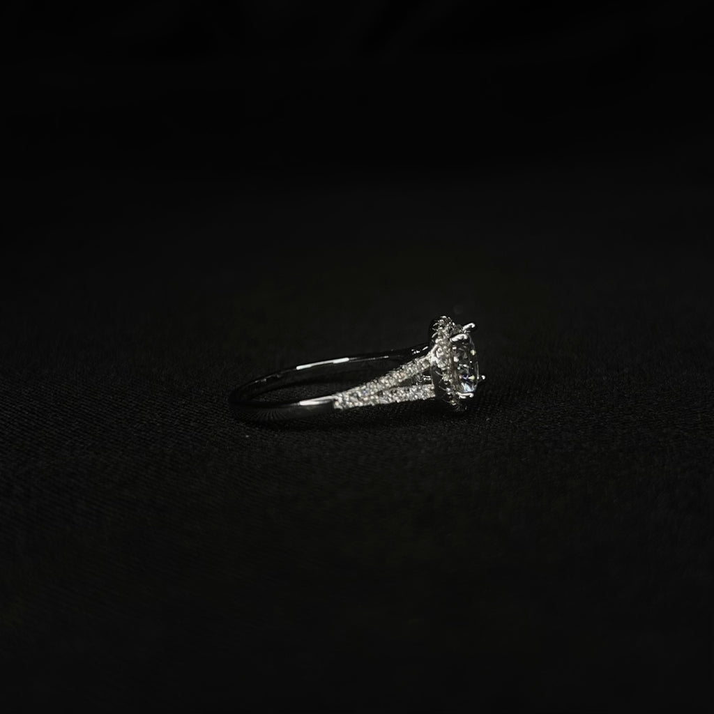 7.5MM VVS Round Cut Halo Ring